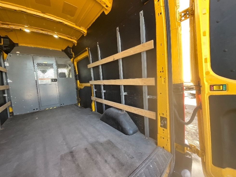 Cargo Van (Panel Van)-Light and Medium Duty Trucks-Ford-2020-Transit 250-Stoney Creek-ON-114,316\n\t\tkm-$ 37,000 - Image 10