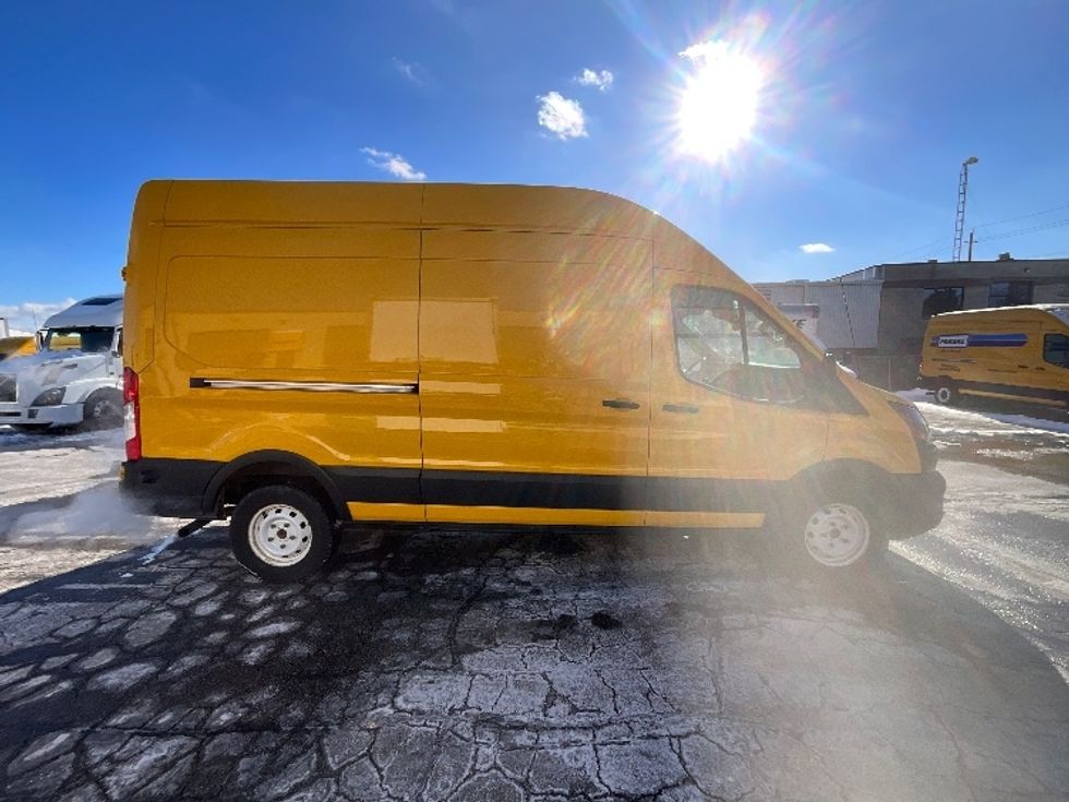 Cargo Van (Panel Van)-Light and Medium Duty Trucks-Ford-2020-Transit 250-Stoney Creek-ON-114,316\n\t\tkm-$ 37,000 - Image 12