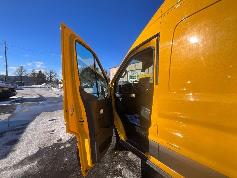 Cargo Van (Panel Van)-Light and Medium Duty Trucks-Ford-2020-Transit 250-Stoney Creek-ON-114,316\n\t\tkm-$ 37,000 - Image 13