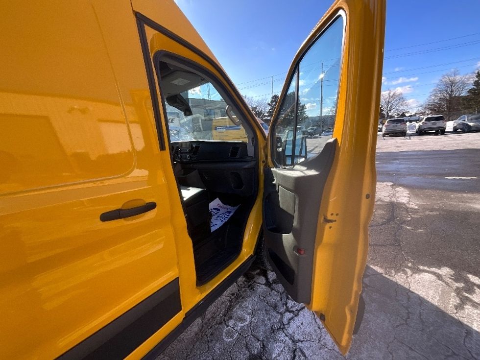 Cargo Van (Panel Van)-Light and Medium Duty Trucks-Ford-2020-Transit 250-Stoney Creek-ON-114,316\n\t\tkm-$ 37,000 - Image 17