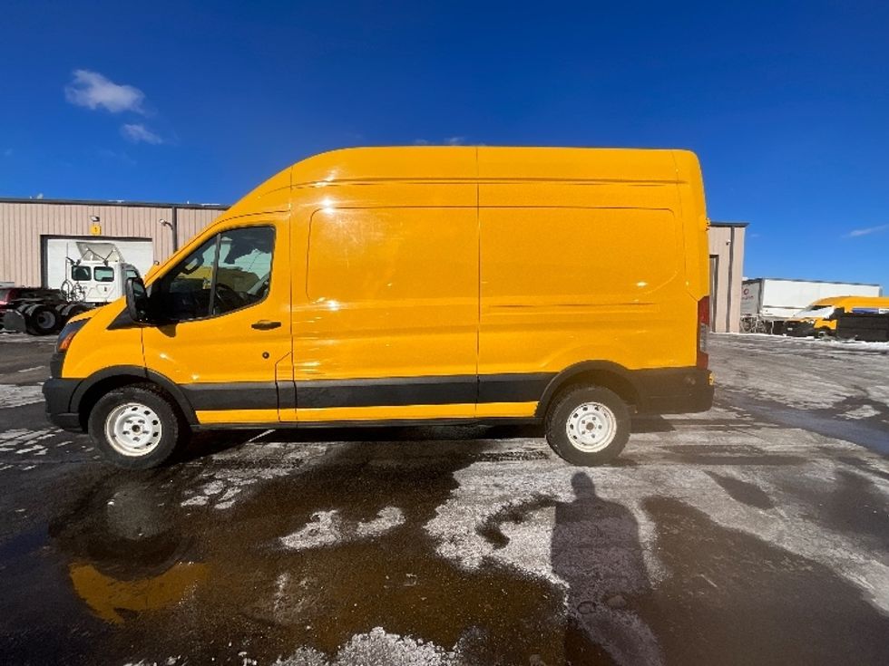 Cargo Van (Panel Van)-Light and Medium Duty Trucks-Ford-2020-Transit 250-Stoney Creek-ON-114,316\n\t\tkm-$ 37,000 - Image 4