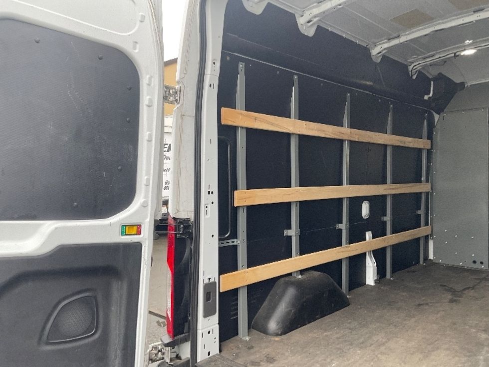2020 Ford Transit photo 8