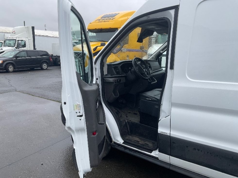 2020 Ford Transit photo 12
