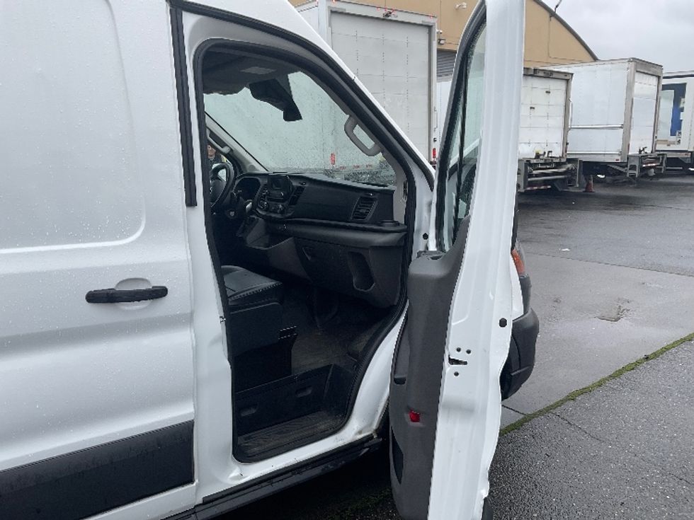 2020 Ford Transit photo 16