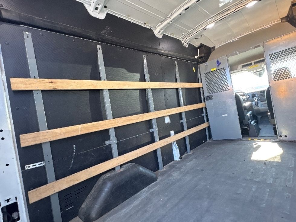 Cargo Van (Panel Van)-Light and Medium Duty Trucks-Ford-2020-Transit 250-Toronto-ON-125,499\n\t\tkm-$ 41,000 - Image 11