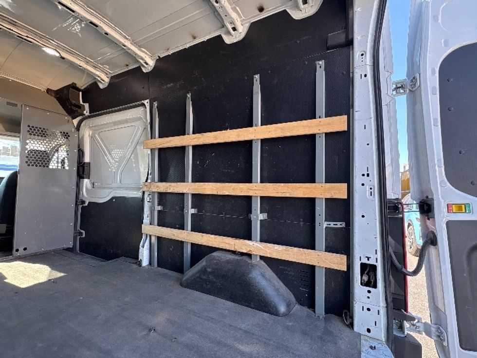 Cargo Van (Panel Van)-Light and Medium Duty Trucks-Ford-2020-Transit 250-Toronto-ON-125,499\n\t\tkm-$ 41,000 - Image 12