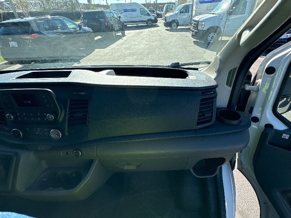 Cargo Van (Panel Van)-Light and Medium Duty Trucks-Ford-2020-Transit 250-Toronto-ON-125,499\n\t\tkm-$ 41,000 - Image 21