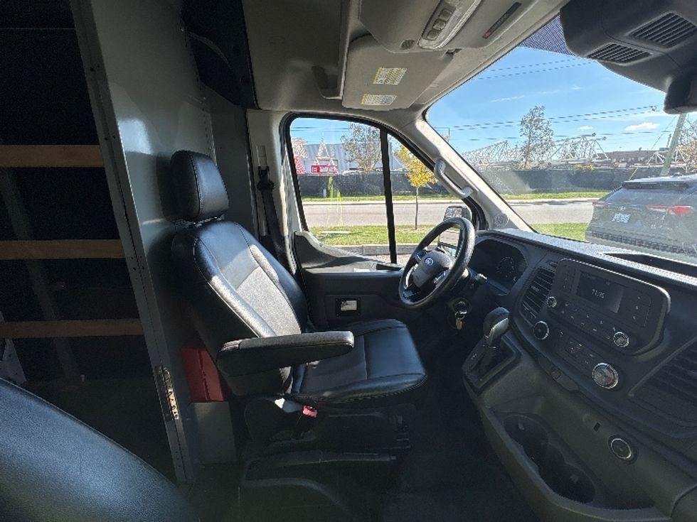 Cargo Van (Panel Van)-Light and Medium Duty Trucks-Ford-2020-Transit 250-Toronto-ON-125,499\n\t\tkm-$ 41,000 - Image 22