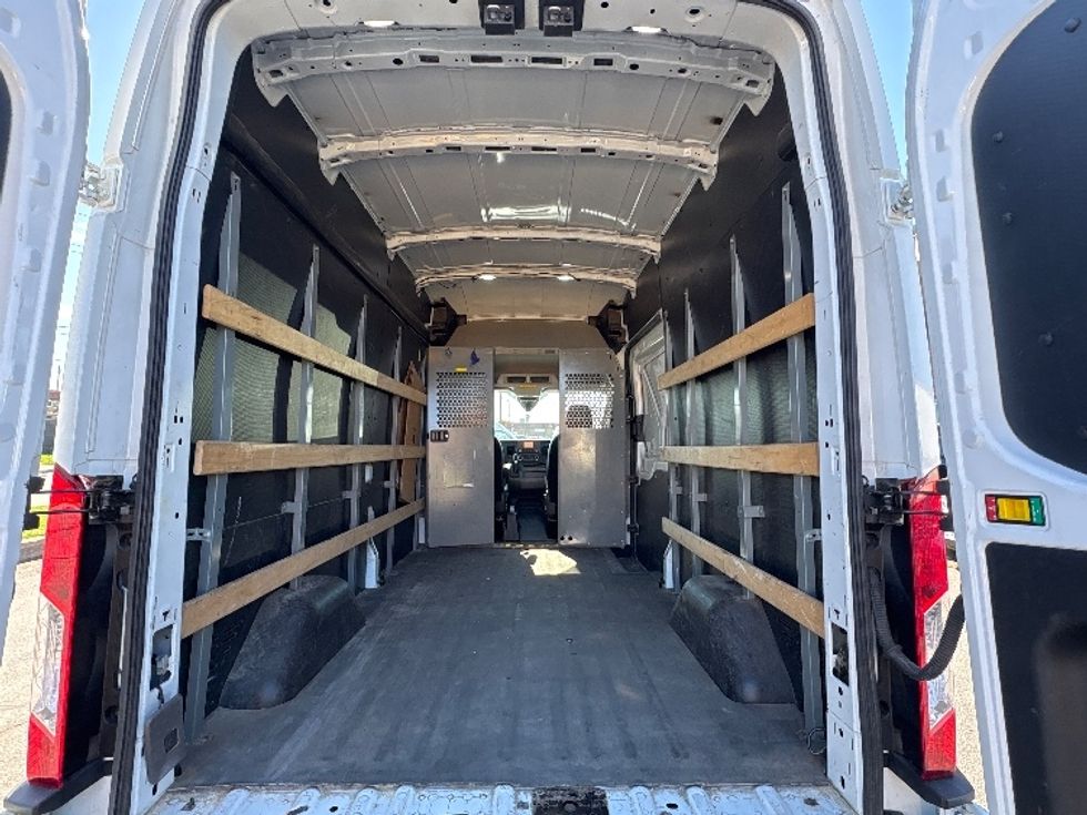 Cargo Van (Panel Van)-Light and Medium Duty Trucks-Ford-2020-Transit 250-Toronto-ON-125,499\n\t\tkm-$ 41,000 - Image 9