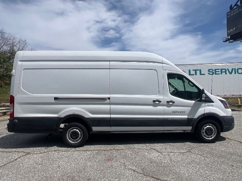 Cargo Van (Panel Van)-Light and Medium Duty Trucks-Ford-2020-Transit 250-Torrance-CA-64,550\n\t\tmiles-$ 36,000 - Image 12