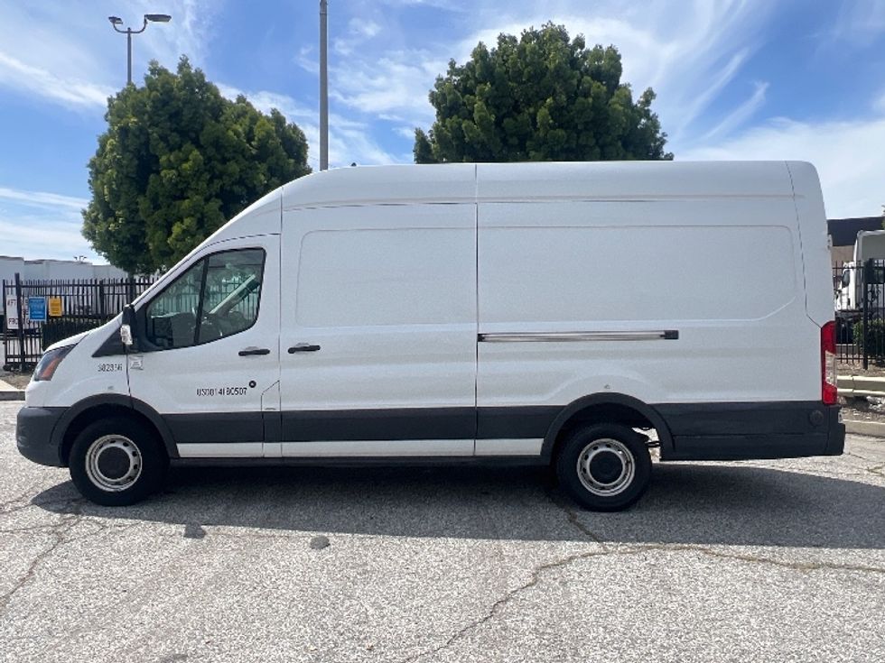Cargo Van (Panel Van)-Light and Medium Duty Trucks-Ford-2020-Transit 250-Torrance-CA-64,550\n\t\tmiles-$ 36,000 - Image 4
