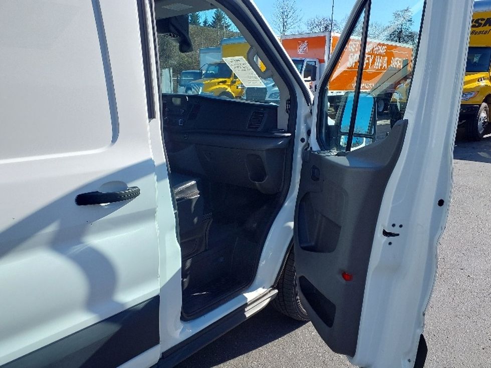 Cargo Van (Panel Van)-Light and Medium Duty Trucks-Ford-2020-Transit 250-Tukwila-WA-54,955\n\t\tmiles-$ 36,250 - Image 19