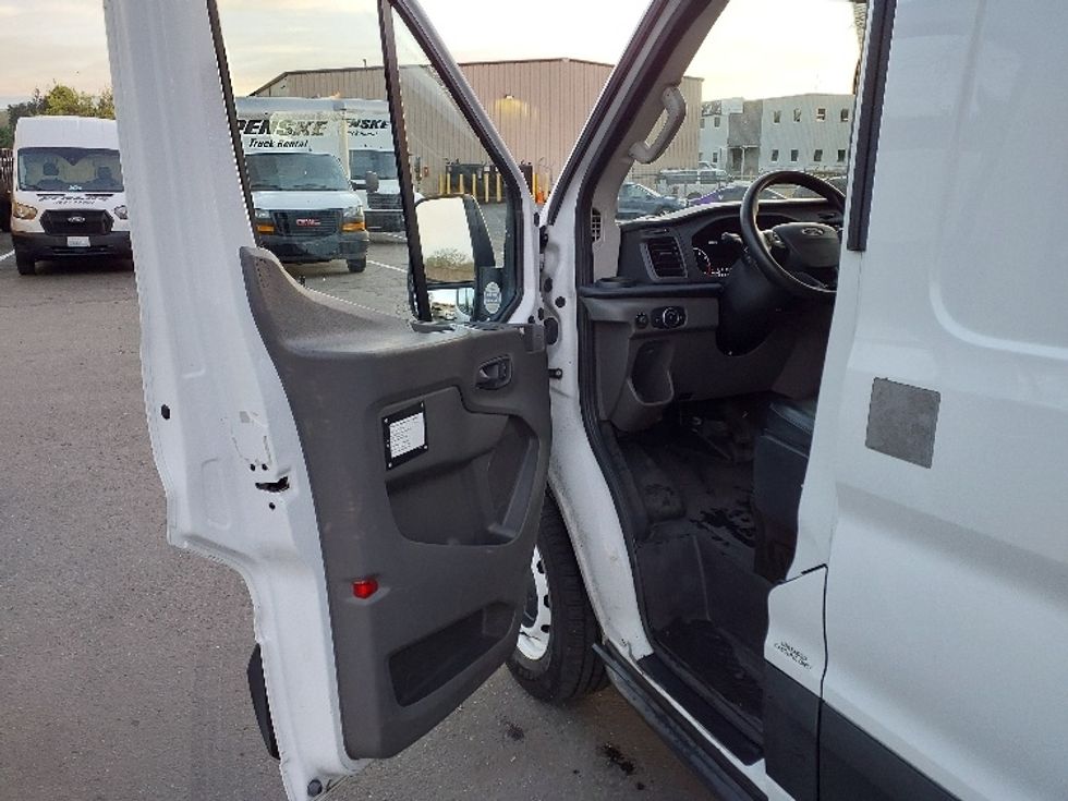 Cargo Van (Panel Van)-Light and Medium Duty Trucks-Ford-2020-Transit 250-Tukwila-WA-63,804\n\t\tmiles-$ 34,500 - Image 15