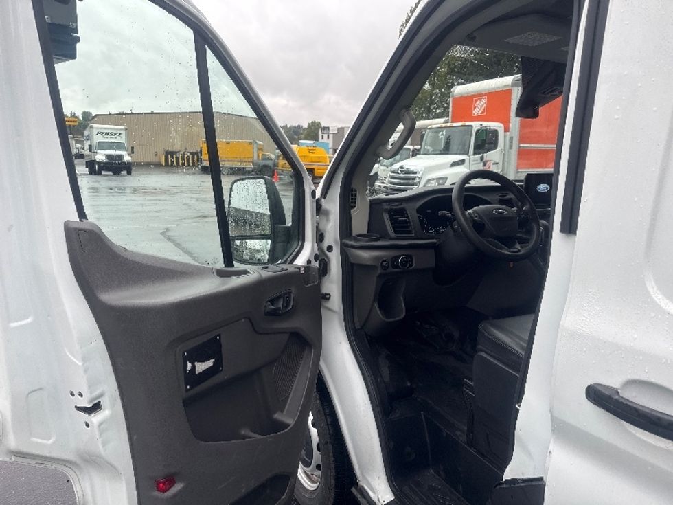 Cargo Van (Panel Van)-Light and Medium Duty Trucks-Ford-2020-Transit 250-Tukwila-WA-65,443\n\t\tmiles-$ 36,000 - Image 16