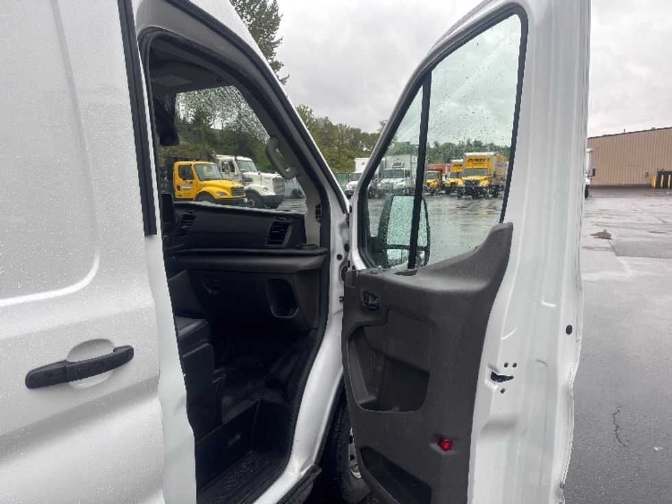 Cargo Van (Panel Van)-Light and Medium Duty Trucks-Ford-2020-Transit 250-Tukwila-WA-65,443\n\t\tmiles-$ 36,000 - Image 20