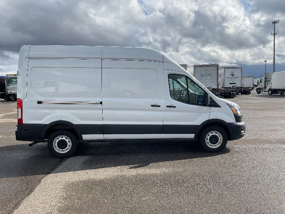Cargo Van (Panel Van)-Light and Medium Duty Trucks-Ford-2020-Transit 250-Warren-MI-46,670\n\t\tmiles-$ 36,000 - Image 14