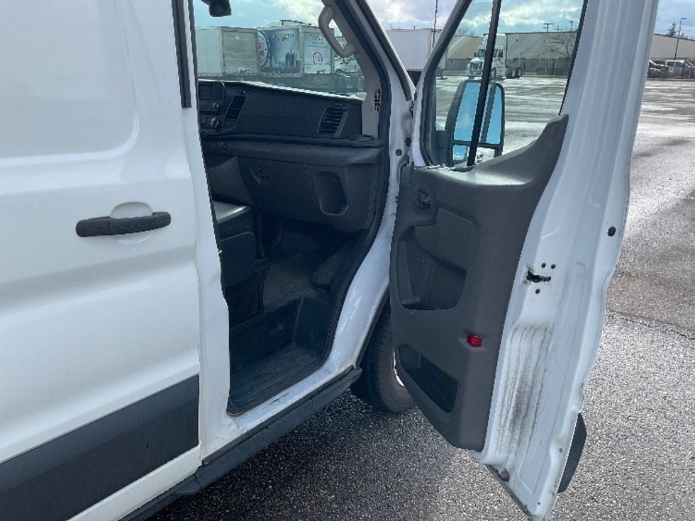 Cargo Van (Panel Van)-Light and Medium Duty Trucks-Ford-2020-Transit 250-Warren-MI-46,670\n\t\tmiles-$ 36,000 - Image 19