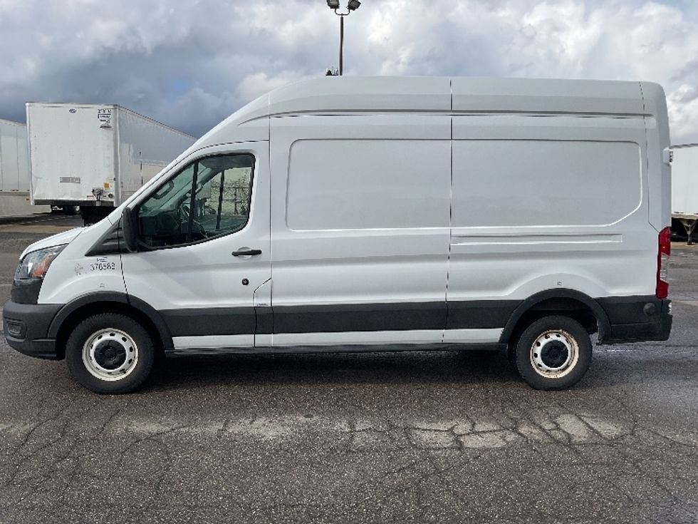 Cargo Van (Panel Van)-Light and Medium Duty Trucks-Ford-2020-Transit 250-Warren-MI-46,670\n\t\tmiles-$ 36,000 - Image 4