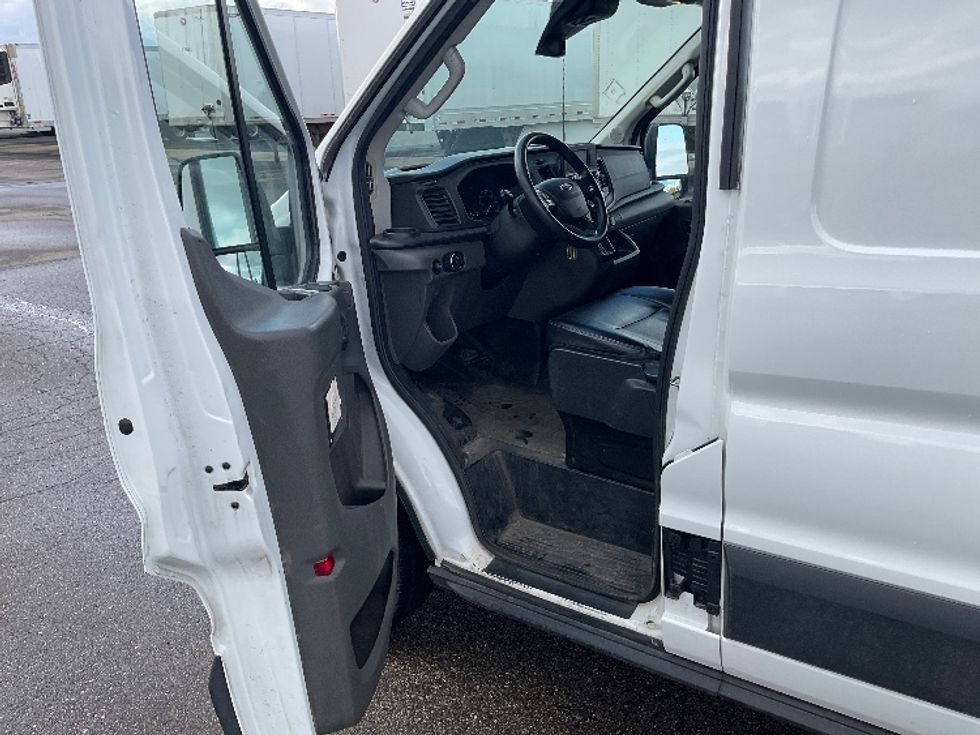 Cargo Van (Panel Van)-Light and Medium Duty Trucks-Ford-2020-Transit 250-Warren-MI-60,400\n\t\tmiles-$ 35,000 - Image 15