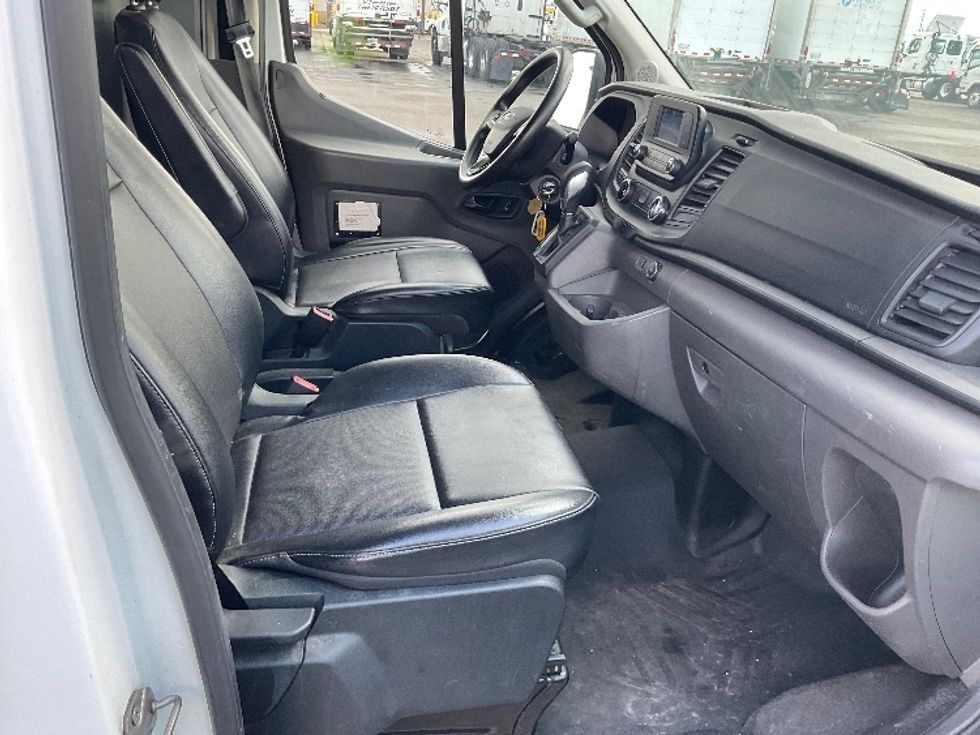 Cargo Van (Panel Van)-Light and Medium Duty Trucks-Ford-2020-Transit 250-Warren-MI-60,400\n\t\tmiles-$ 35,000 - Image 18