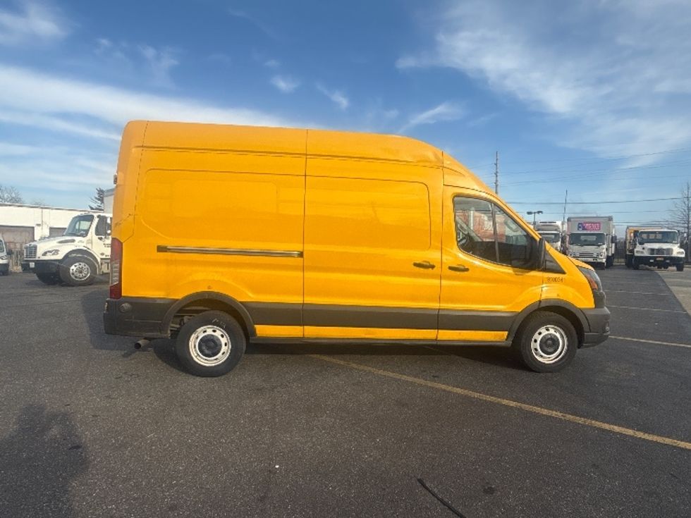 Cargo Van (Panel Van)-Light and Medium Duty Trucks-Ford-2020-Transit 250-West Babylon-NY-69,835\n\t\tmiles-$ 31,250 - Image 14