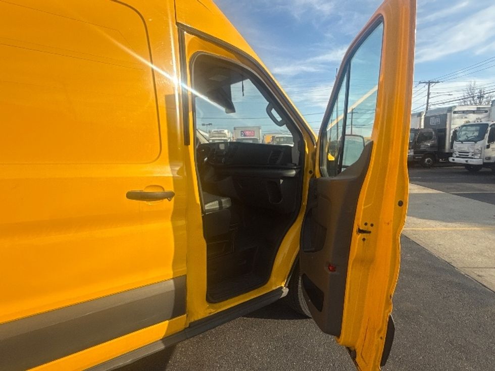 Cargo Van (Panel Van)-Light and Medium Duty Trucks-Ford-2020-Transit 250-West Babylon-NY-69,835\n\t\tmiles-$ 31,250 - Image 19