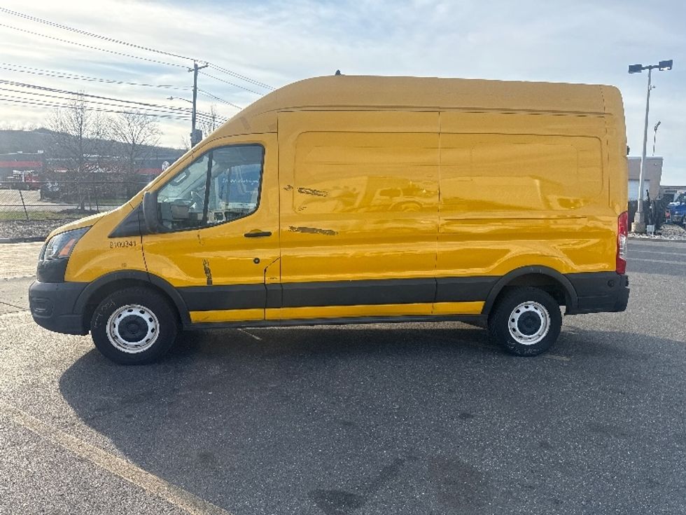 Cargo Van (Panel Van)-Light and Medium Duty Trucks-Ford-2020-Transit 250-West Babylon-NY-69,835\n\t\tmiles-$ 31,250 - Image 4
