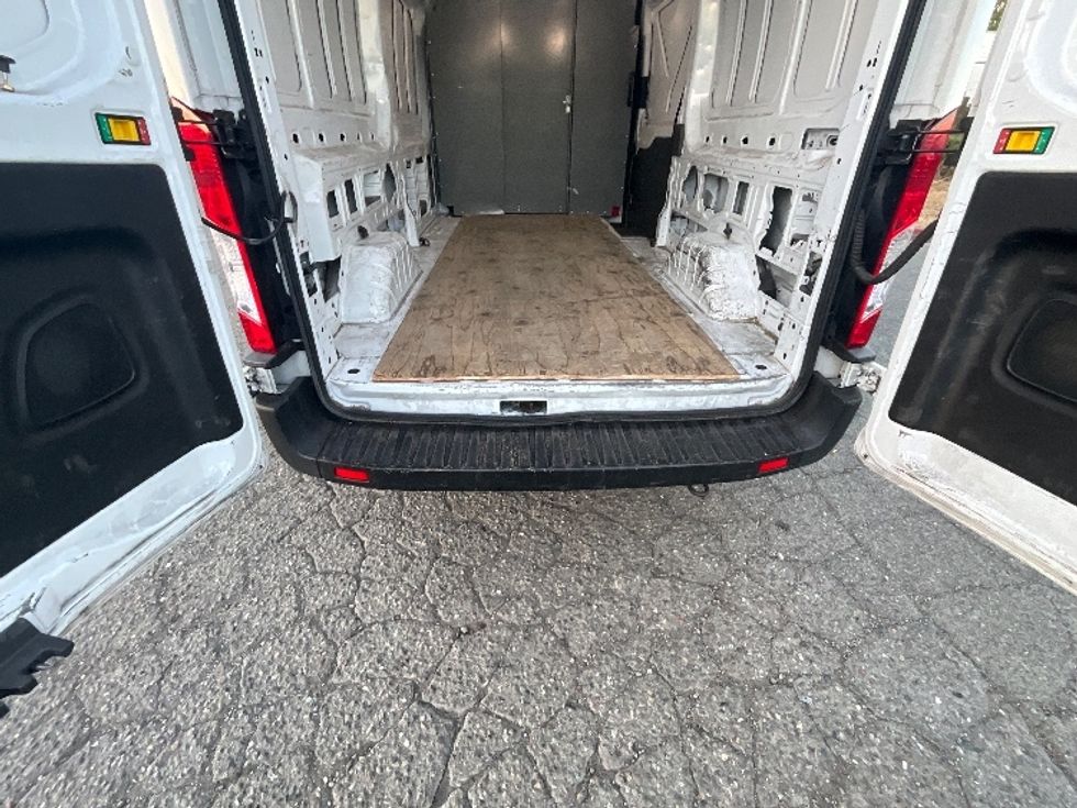 Cargo Van (Panel Van)-Light and Medium Duty Trucks-Ford-2020-Transit 250-West Sacramento-CA-132,959\n\t\tmiles-$ 26,750 - Image 9