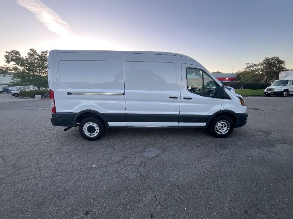Cargo Van (Panel Van)-Light and Medium Duty Trucks-Ford-2020-Transit 250-West Sacramento-CA-132,959\n\t\tmiles-$ 26,750 - Image 14