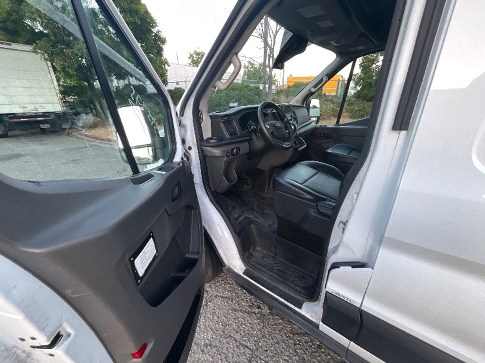 Cargo Van (Panel Van)-Light and Medium Duty Trucks-Ford-2020-Transit 250-West Sacramento-CA-132,959\n\t\tmiles-$ 26,750 - Image 15
