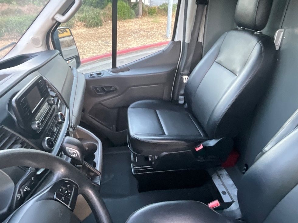 Cargo Van (Panel Van)-Light and Medium Duty Trucks-Ford-2020-Transit 250-West Sacramento-CA-132,959\n\t\tmiles-$ 26,750 - Image 18