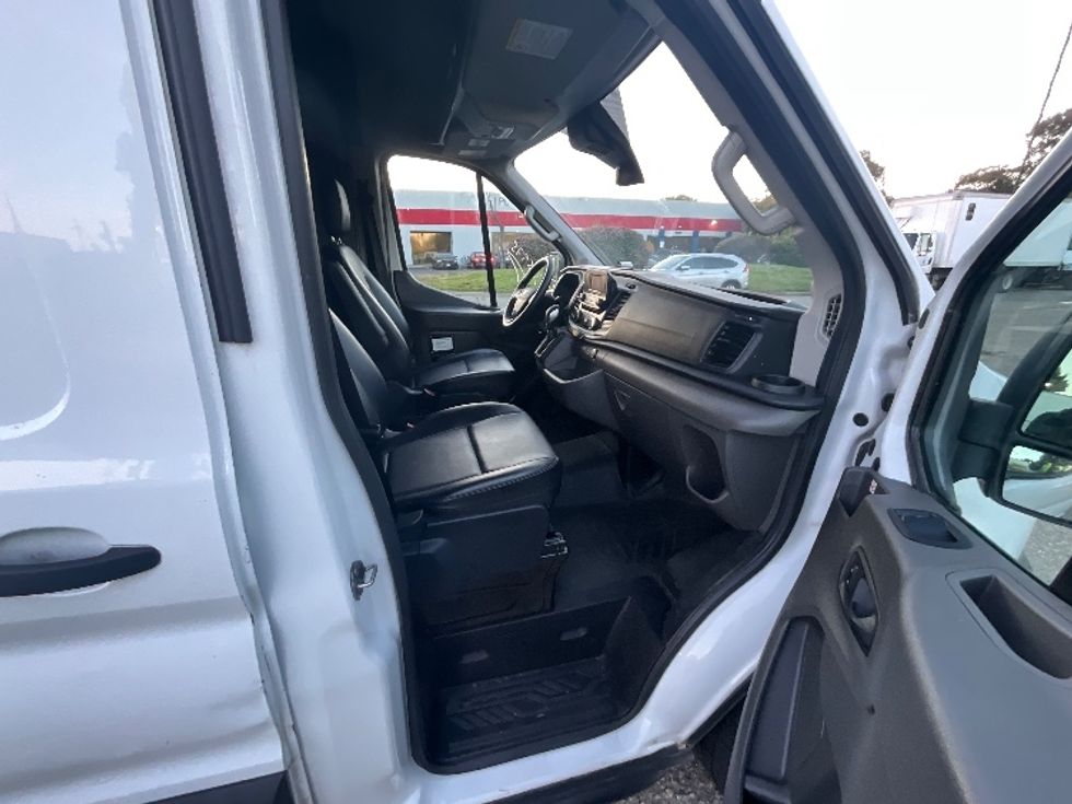 Cargo Van (Panel Van)-Light and Medium Duty Trucks-Ford-2020-Transit 250-West Sacramento-CA-132,959\n\t\tmiles-$ 26,750 - Image 19