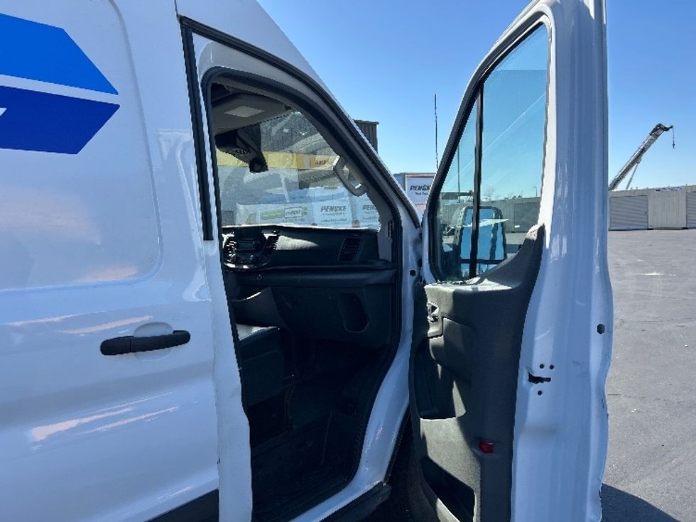 Cargo Van (Panel Van)-Light and Medium Duty Trucks-Ford-2020-Transit 250-West Sacramento-CA-71,402\n\t\tmiles-$ 40,250 - Image 19