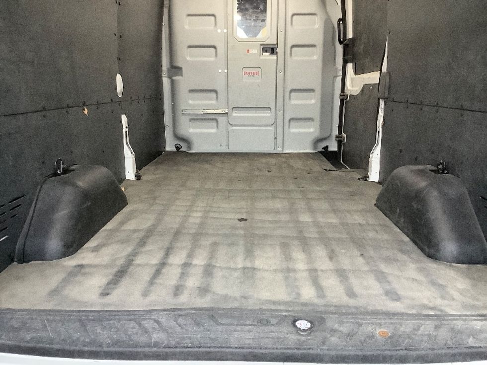 Cargo Van (Panel Van)-Light and Medium Duty Trucks-Ford-2020-Transit 250-Winnipeg-MB-66,197\n\t\tkm-$ 41,000 - Image 10