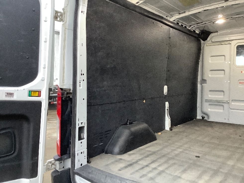 Cargo Van (Panel Van)-Light and Medium Duty Trucks-Ford-2020-Transit 250-Winnipeg-MB-66,197\n\t\tkm-$ 41,000 - Image 11