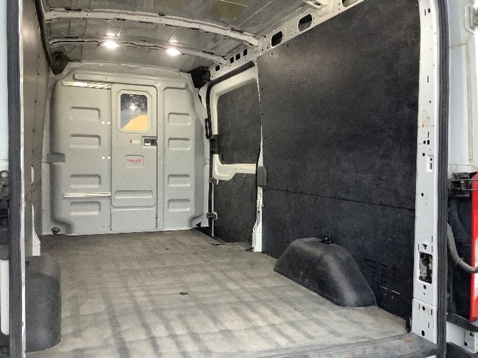 Cargo Van (Panel Van)-Light and Medium Duty Trucks-Ford-2020-Transit 250-Winnipeg-MB-66,197\n\t\tkm-$ 41,000 - Image 12