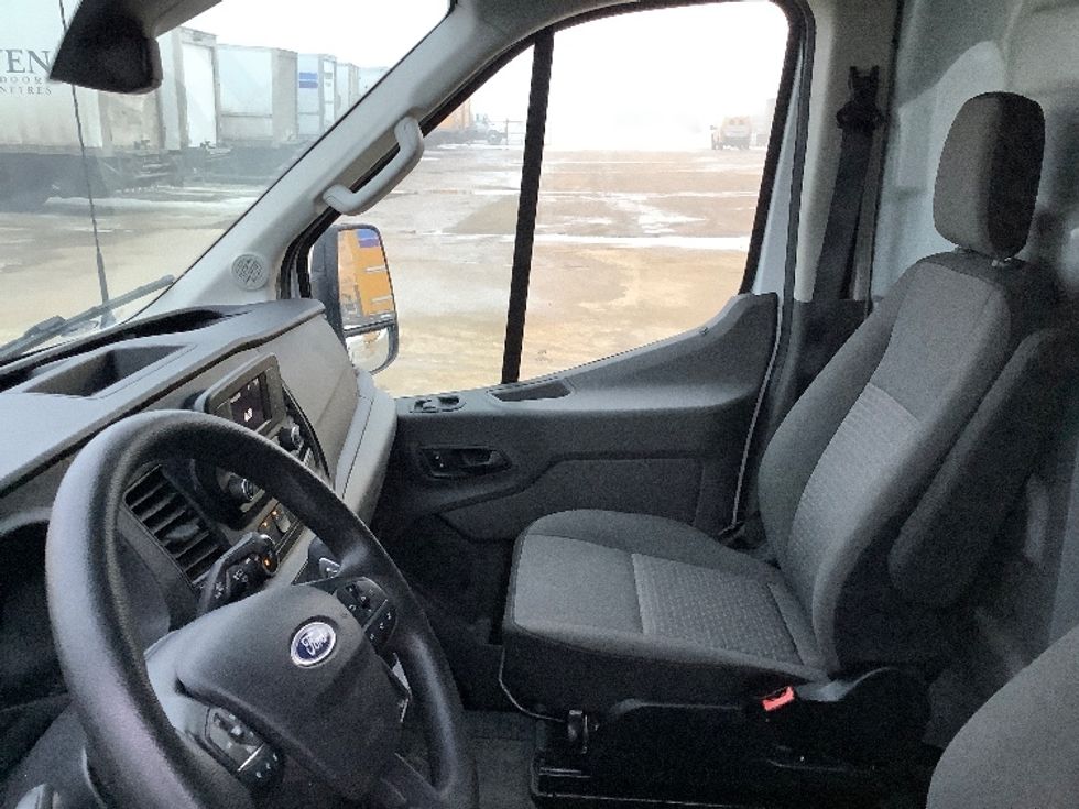 Cargo Van (Panel Van)-Light and Medium Duty Trucks-Ford-2020-Transit 250-Winnipeg-MB-66,197\n\t\tkm-$ 41,000 - Image 19