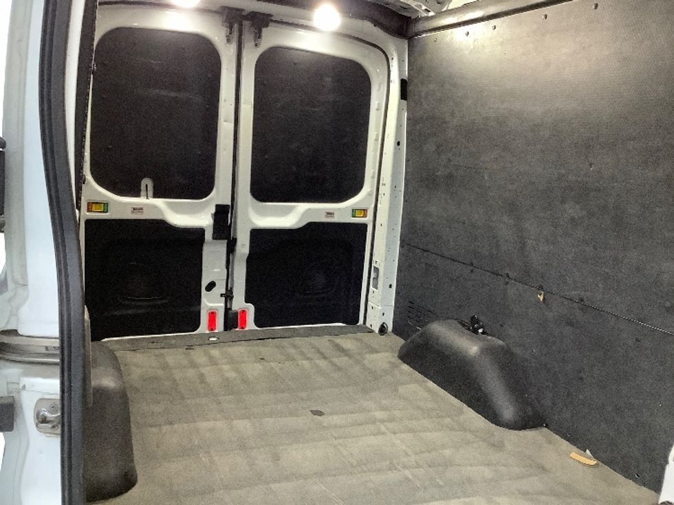 Cargo Van (Panel Van)-Light and Medium Duty Trucks-Ford-2020-Transit 250-Winnipeg-MB-66,197\n\t\tkm-$ 41,000 - Image 22