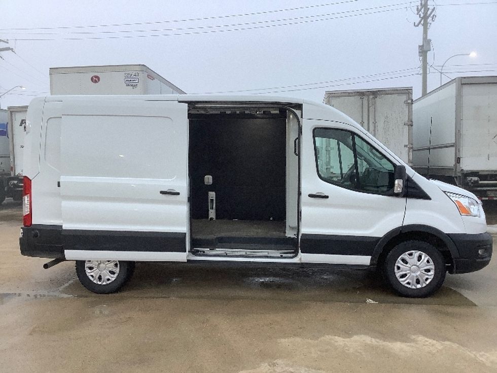 Cargo Van (Panel Van)-Light and Medium Duty Trucks-Ford-2020-Transit 250-Winnipeg-MB-66,197\n\t\tkm-$ 41,000 - Image 26