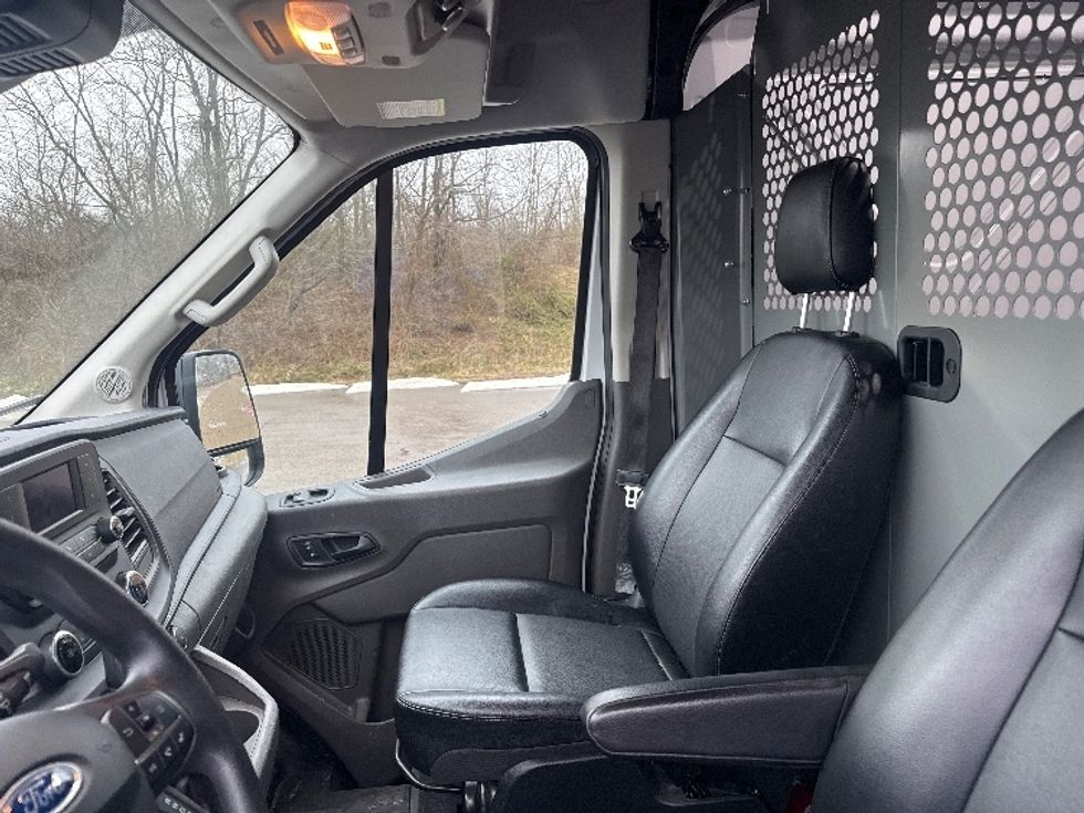Cargo Van (Panel Van)-Light and Medium Duty Trucks-Ford-2020-Transit 250-Zanesville-OH-43,663\n\t\tmiles-$ 36,000 - Image 19