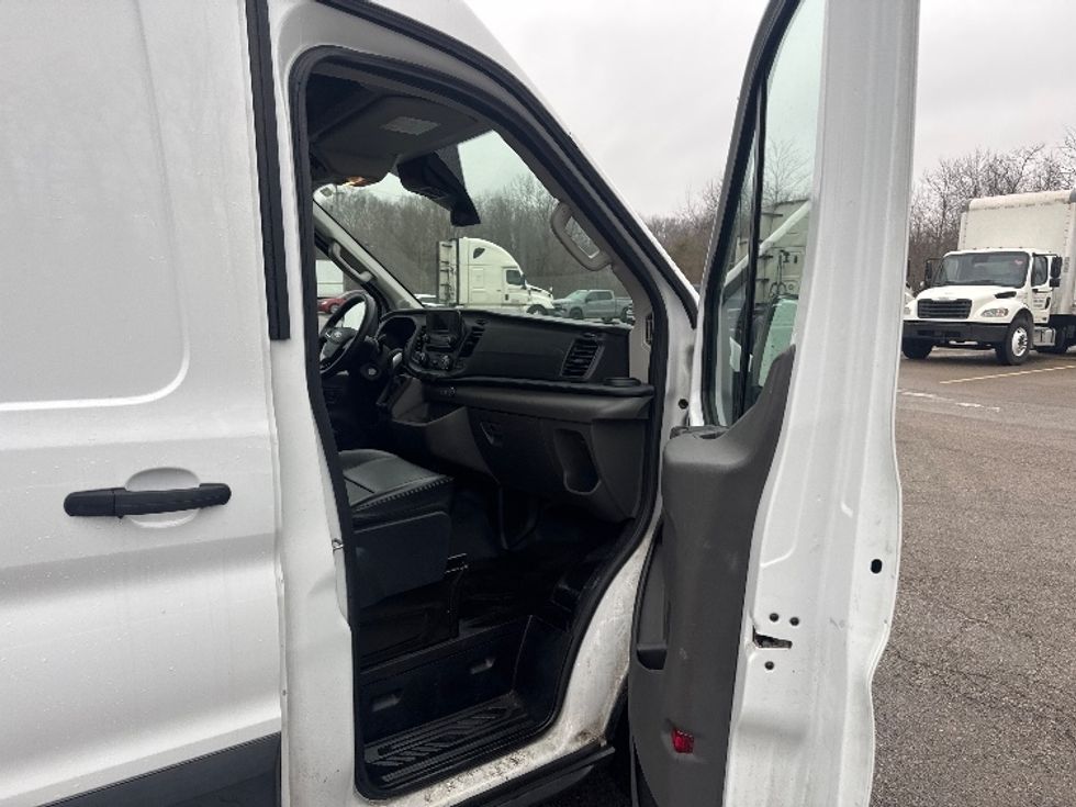 Cargo Van (Panel Van)-Light and Medium Duty Trucks-Ford-2020-Transit 250-Zanesville-OH-43,663\n\t\tmiles-$ 36,000 - Image 20