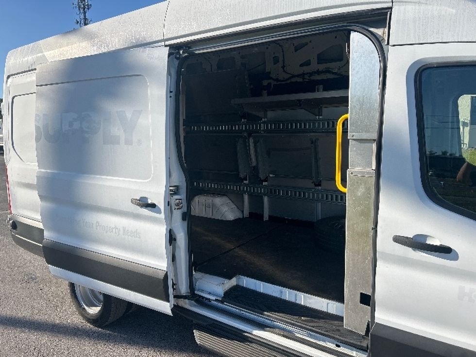 Cargo Van (Panel Van)-Light and Medium Duty Trucks-Ford-2020-Transit 350-Apopka-FL-41,167\n\t\tmiles-$ 39,500 - Image 26