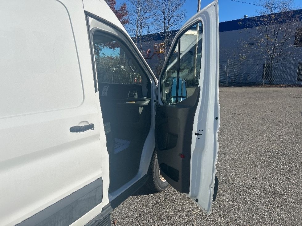 Cargo Van (Panel Van)-Light and Medium Duty Trucks-Ford-2020-Transit 350-Braintree-MA-30,375\n\t\tmiles-$ 40,500 - Image 20