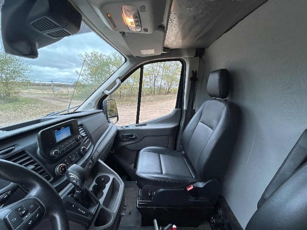 Cargo Van (Panel Van)-Light and Medium Duty Trucks-Ford-2020-Transit 350-Brooklyn Park-MN-121,563\n\t\tmiles-$ 27,250 - Image 19