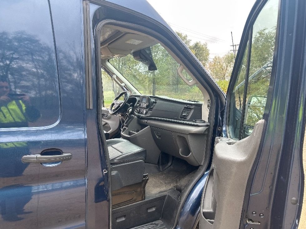 Cargo Van (Panel Van)-Light and Medium Duty Trucks-Ford-2020-Transit 350-Brooklyn Park-MN-121,563\n\t\tmiles-$ 27,250 - Image 20