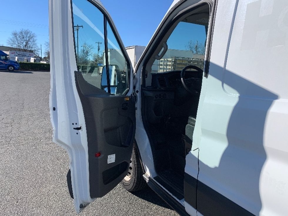 Cargo Van (Panel Van)-Light and Medium Duty Trucks-Ford-2020-Transit 350-Charlotte-NC-30,084\n\t\tmiles-$ 41,250 - Image 14