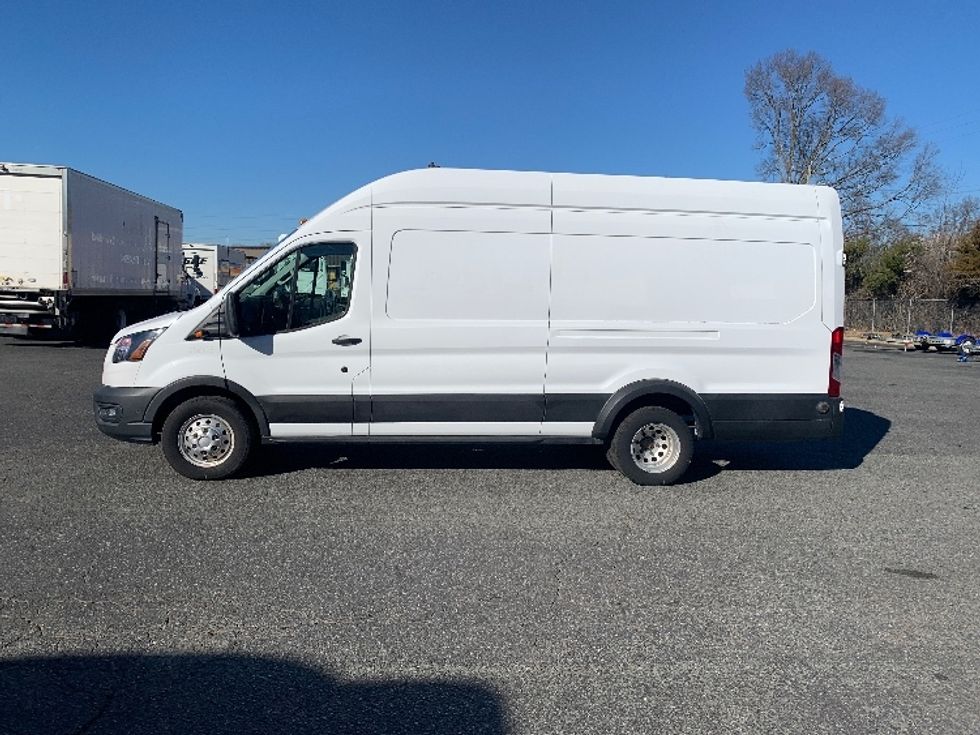 Cargo Van (Panel Van)-Light and Medium Duty Trucks-Ford-2020-Transit 350-Charlotte-NC-30,084\n\t\tmiles-$ 41,250 - Image 4