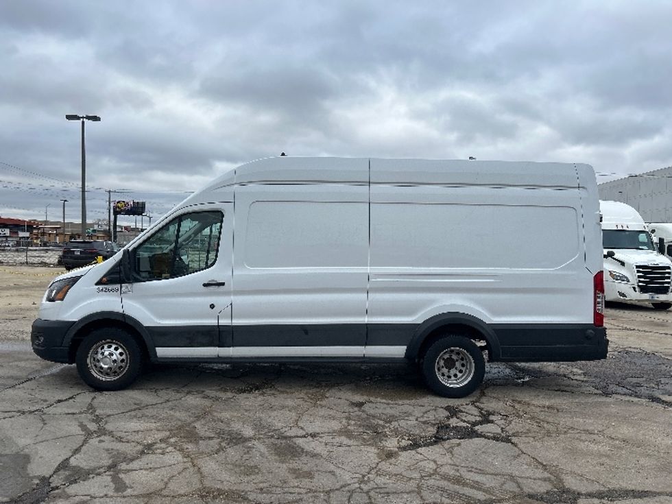 Cargo Van (Panel Van)-Light and Medium Duty Trucks-Ford-2020-Transit 350-Chicago (Melrose Park)-IL-24,951\n\t\tmiles-$ 42,500 - Image 4