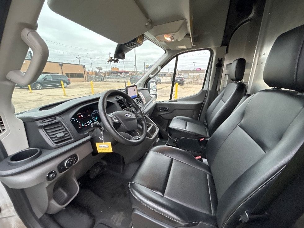 Cargo Van (Panel Van)-Light and Medium Duty Trucks-Ford-2020-Transit 350-Chicago (Melrose Park)-IL-24,951\n\t\tmiles-$ 42,500 - Image 15