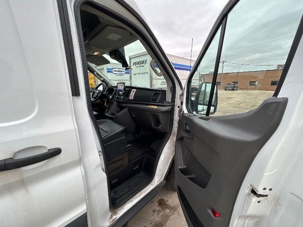 Cargo Van (Panel Van)-Light and Medium Duty Trucks-Ford-2020-Transit 350-Chicago (Melrose Park)-IL-24,951\n\t\tmiles-$ 42,500 - Image 18